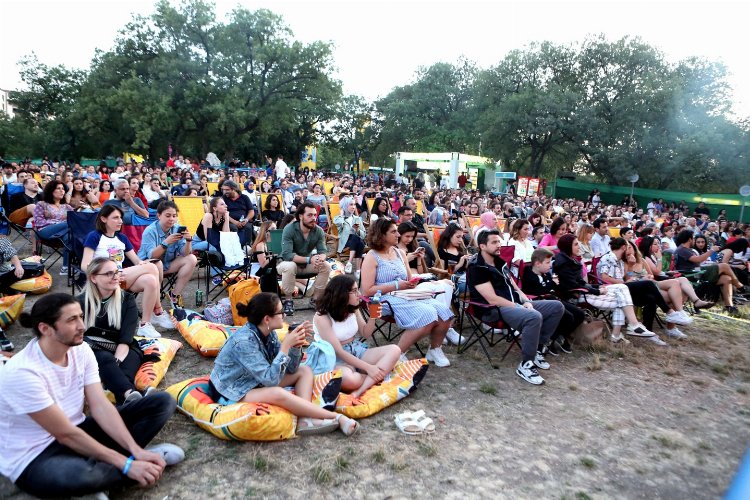 Birsen Tezer Bursa'yı büyüledi