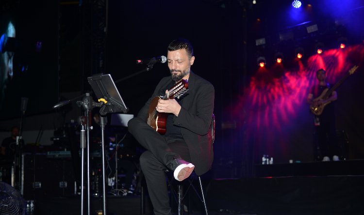 Bursa'da 'Simge'li 'Erdem'li konser