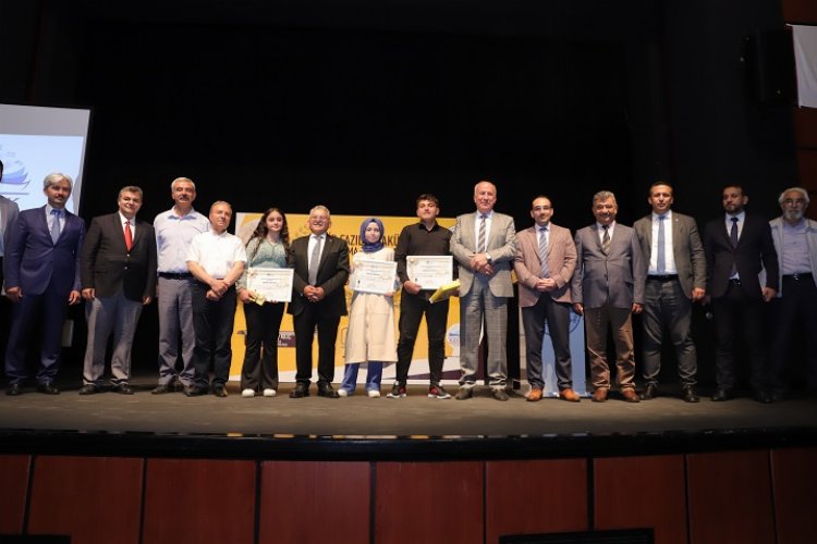 Büyükkılıç&#039;tan şiir resitali