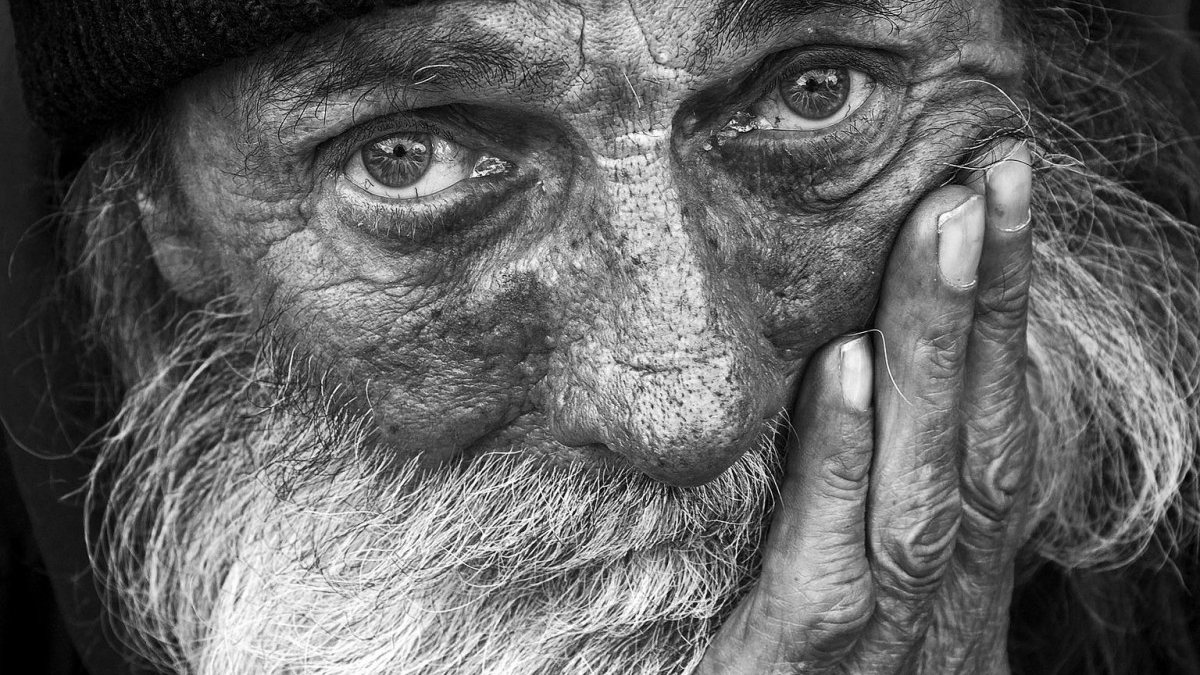 Dünyada her 6 yaşlıdan biri istismara uğruyor