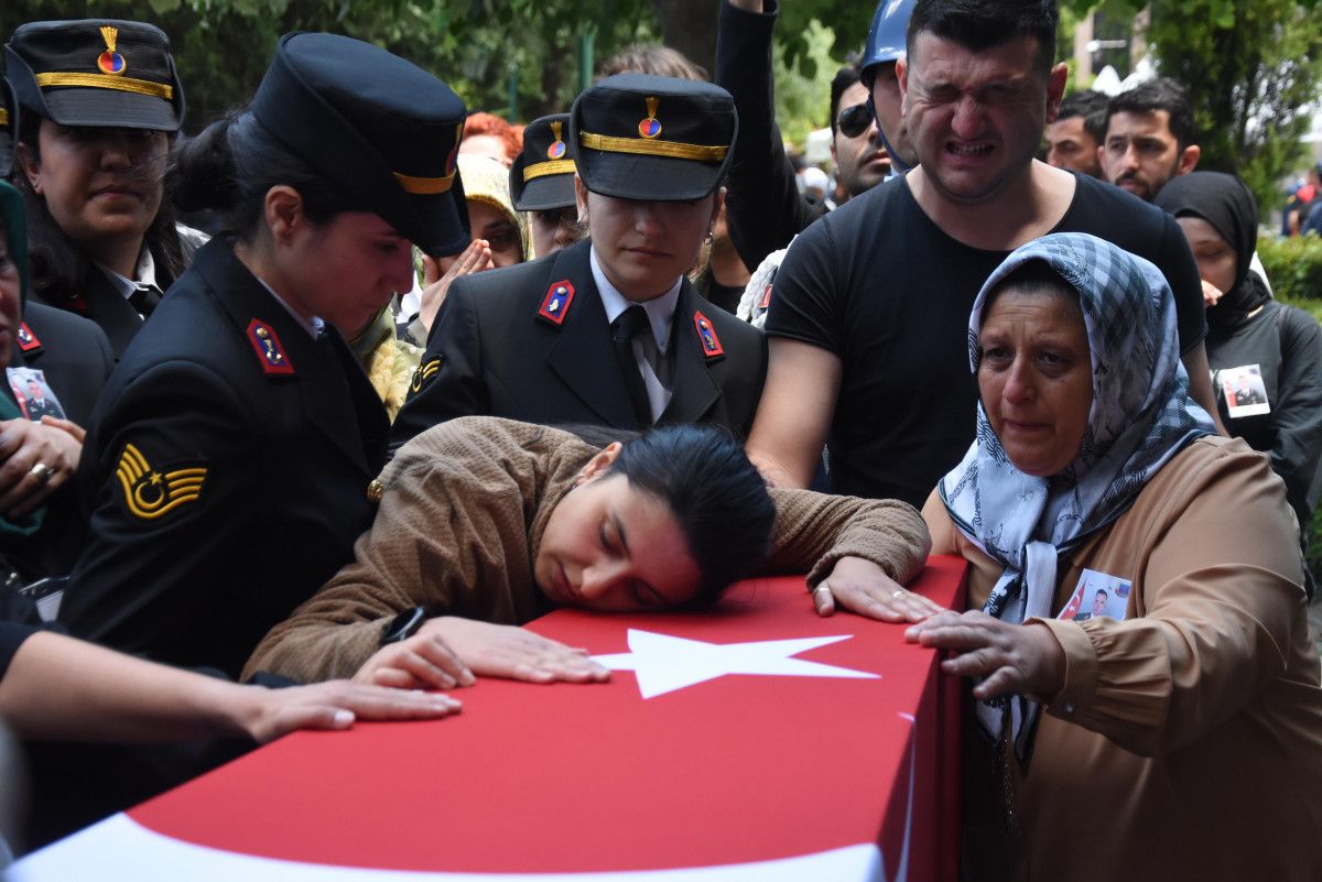 Eskişehir, şehidini uğurluyor