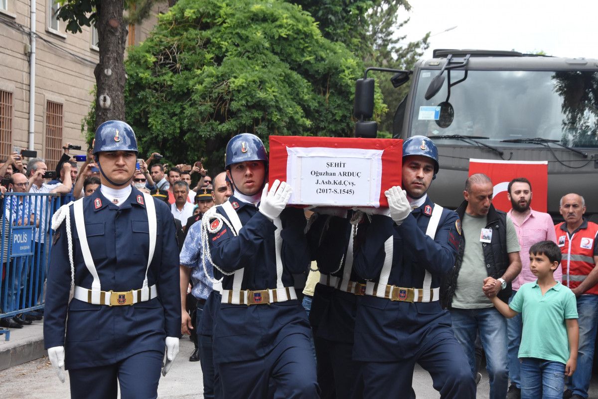 Eskişehir, şehidini uğurluyor