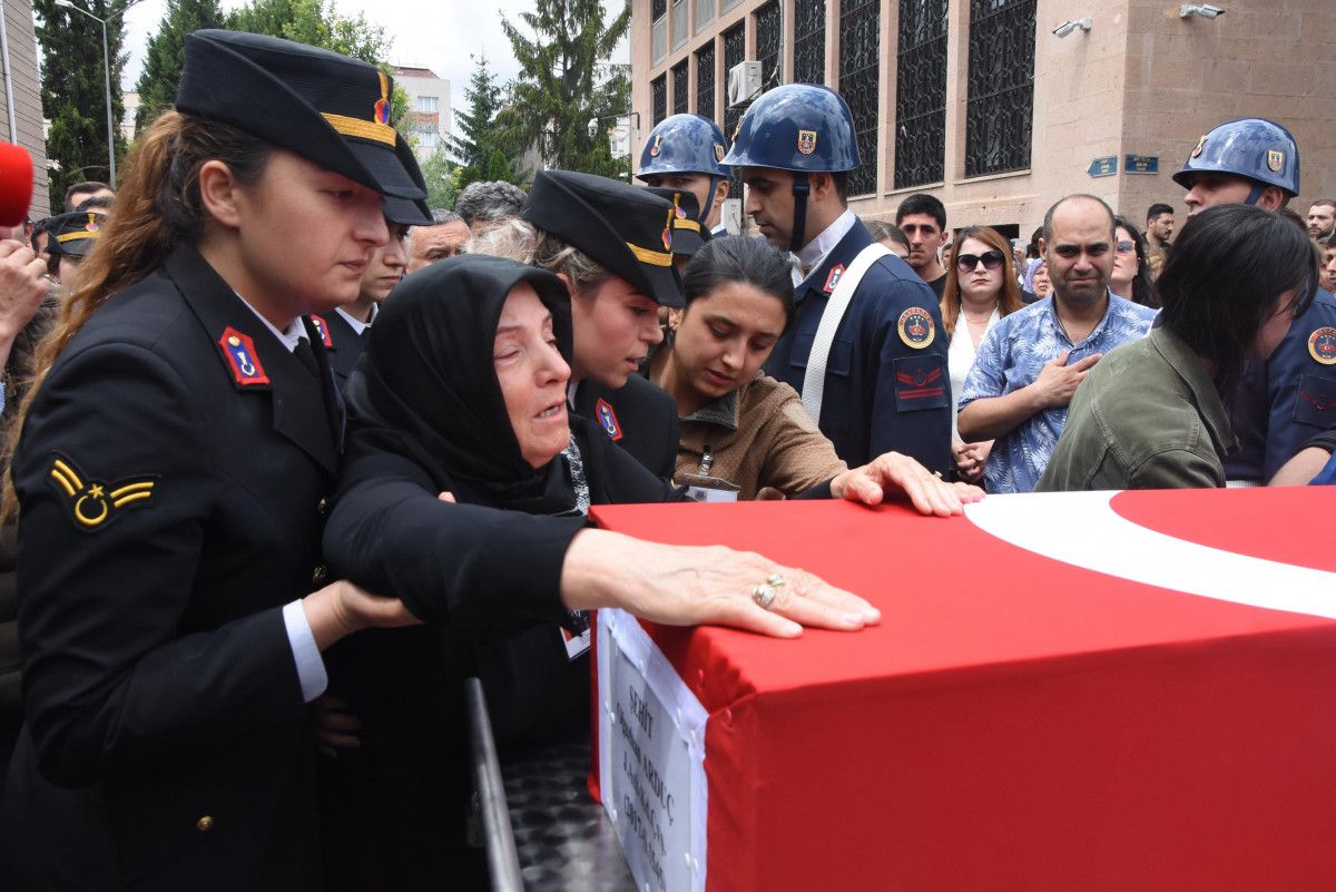 Eskişehir, şehidini uğurluyor