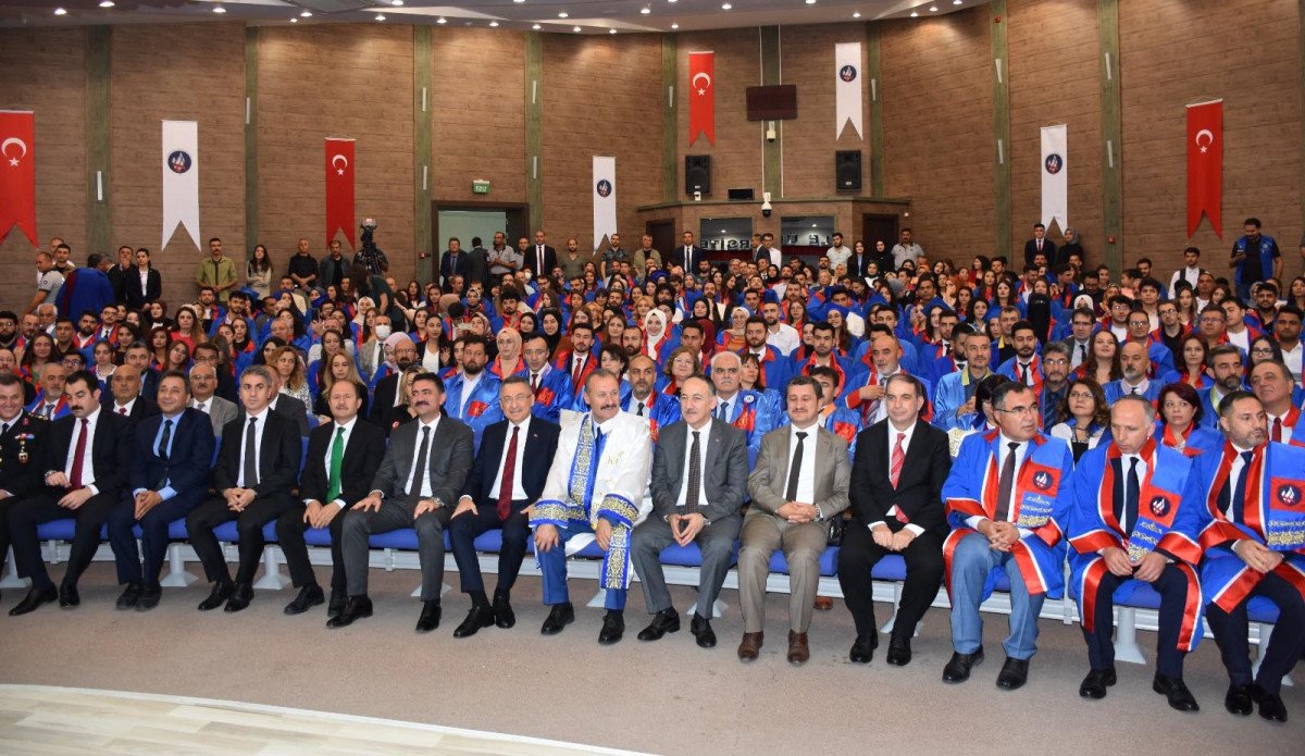 Fuat Oktay'dan terörle mücadele mesajı