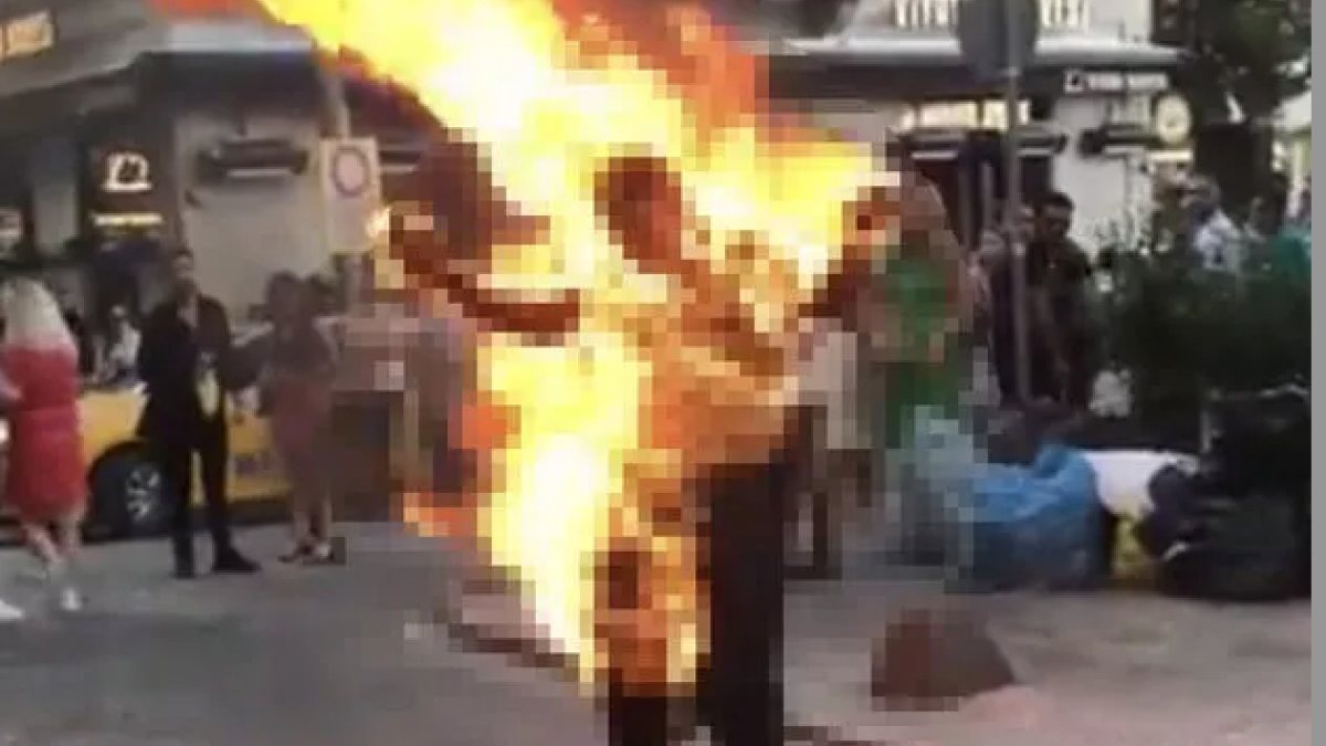 Galata&#039;da kendini yakan genç kurtarılamadı