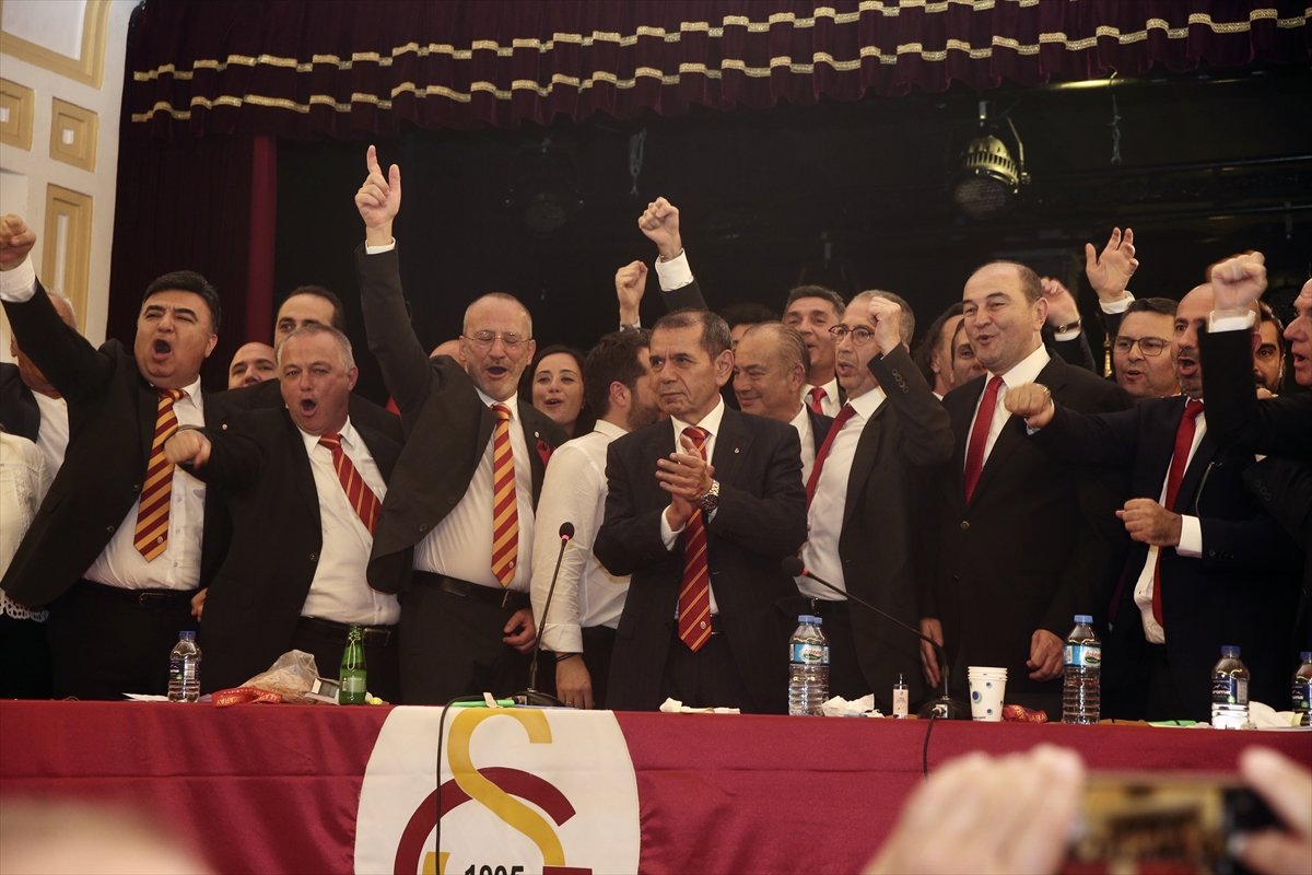 Galatasaray'da Dursun Özbek'in gündemi yoğun