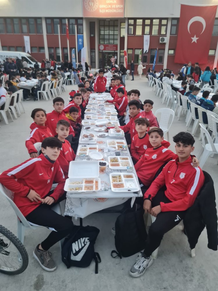 Gemlik gençliğine akademik destek!