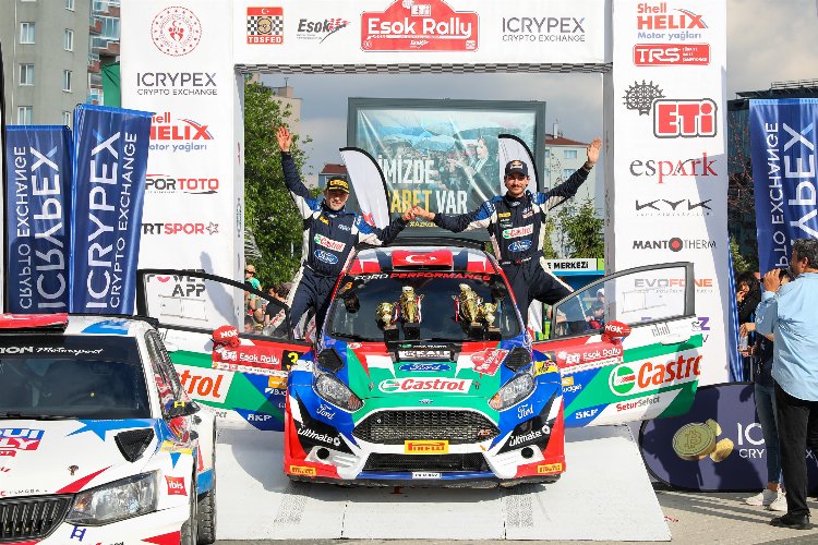 Genç pilotlar &#039;Eskişehir Rallisi&#039;ne imza attılar