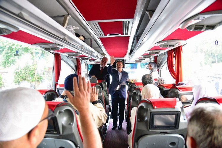 Hacı adayları Bilecik'ten dualarla uğurlandı