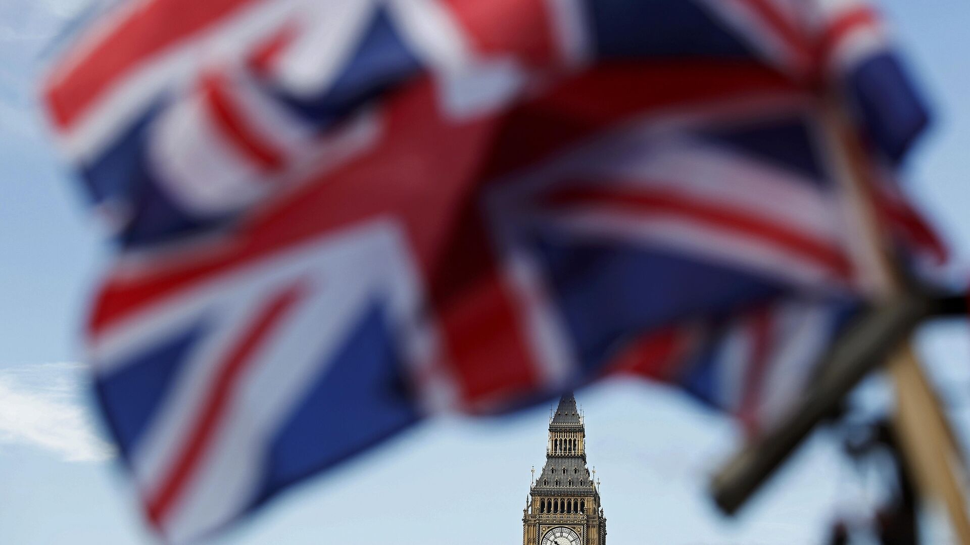 İngiltere, AB'yle imzaladığı protokolü tek taraflı değiştirmek için harekete geçti