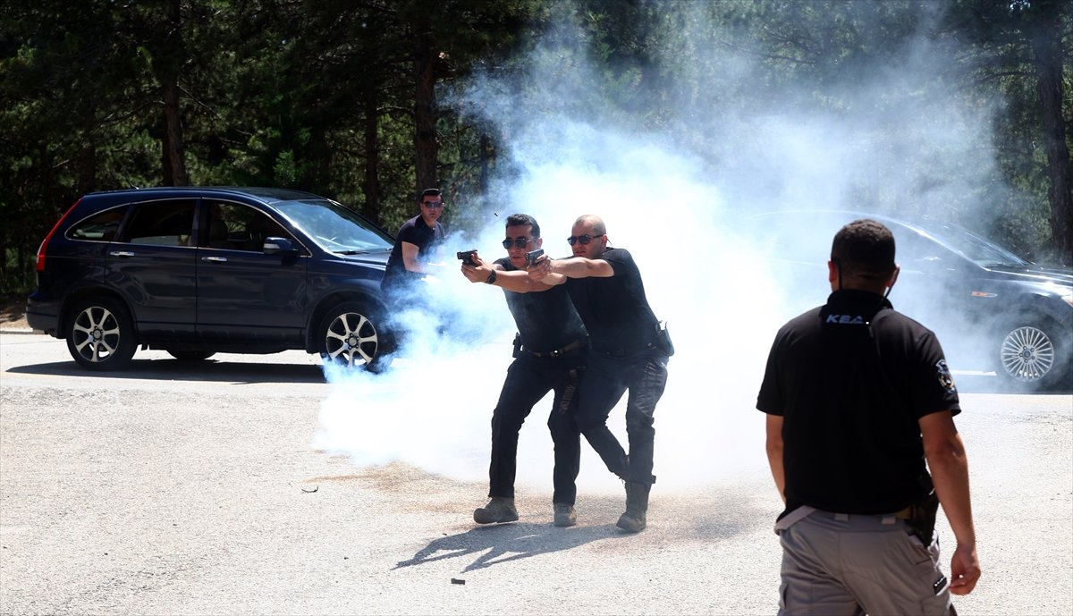 Koruma Eğitim Akademisi'nde zorlu VIP eğitimi