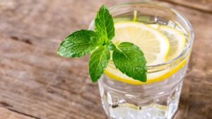 Limonlu Suyun Faydaları Nelerdir?