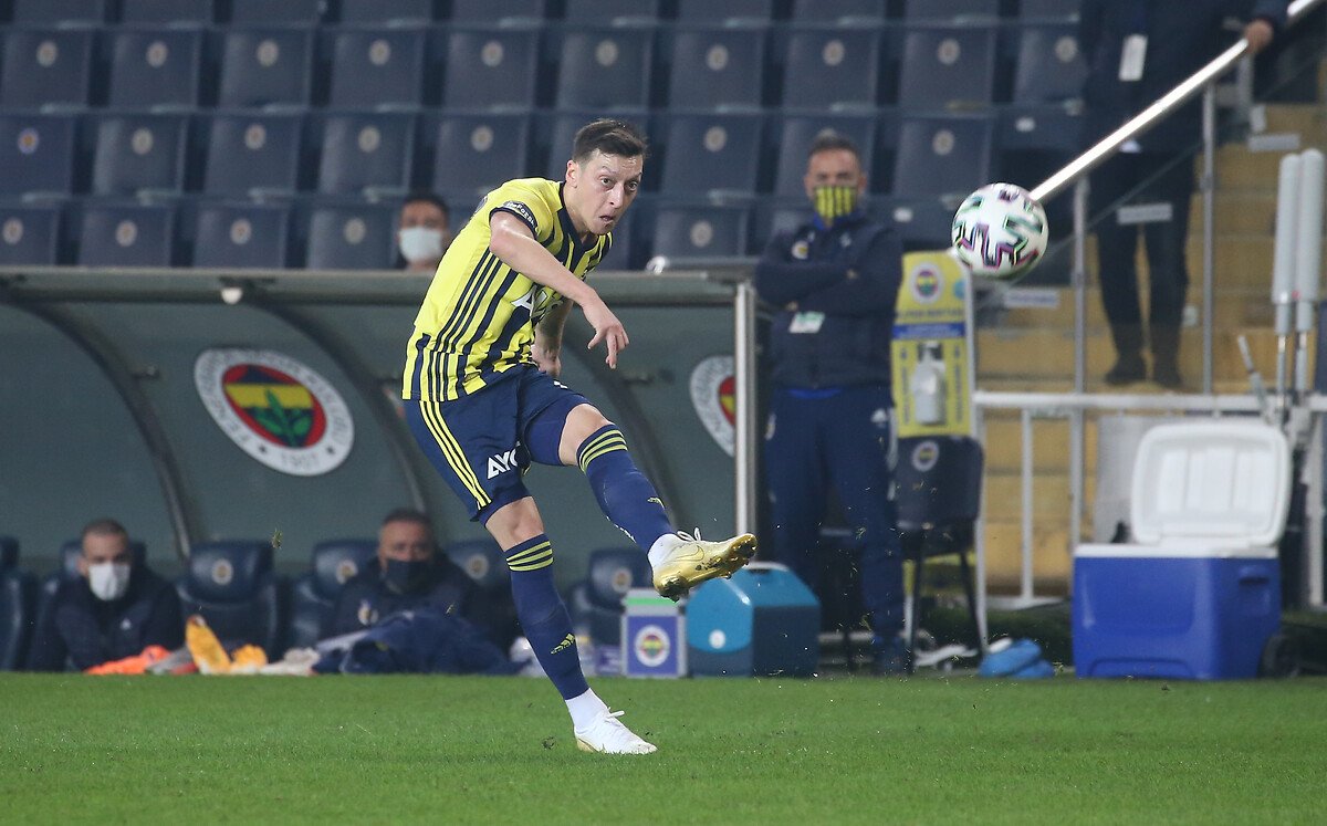 Mesut Özil, Werder Bremen'le temasta