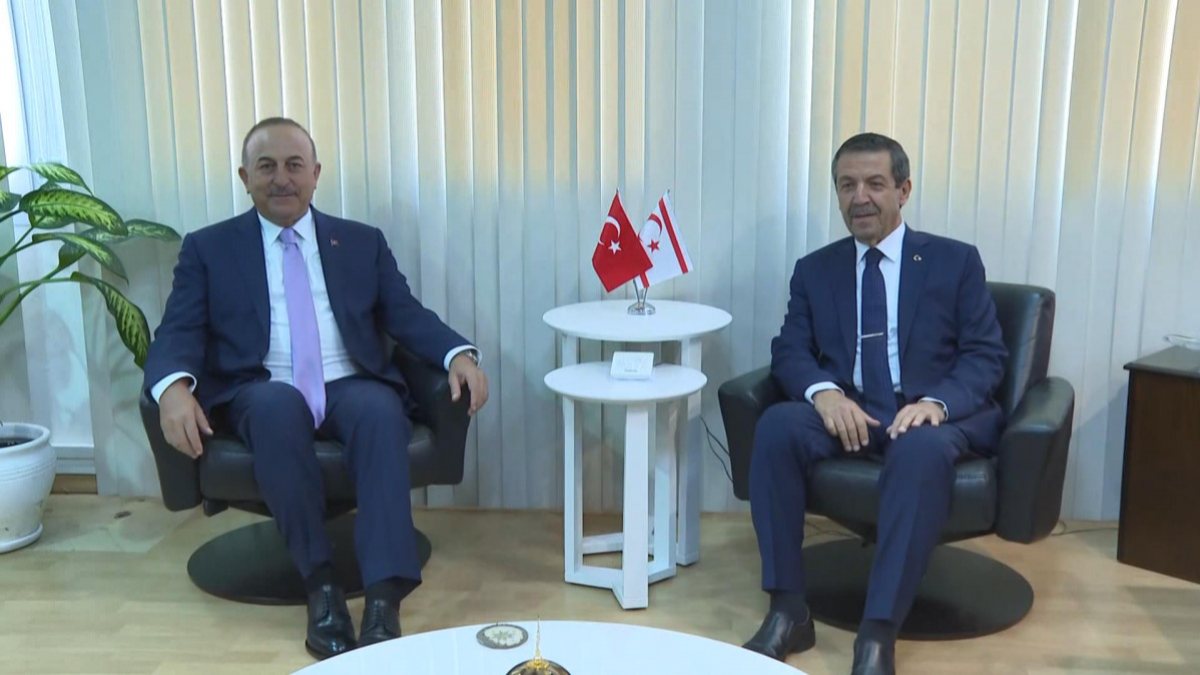 Mevlüt Çavuşoğlu Kıbrıs&#039;ta: Artık iki devletli bir çözüm olması gerekiyor