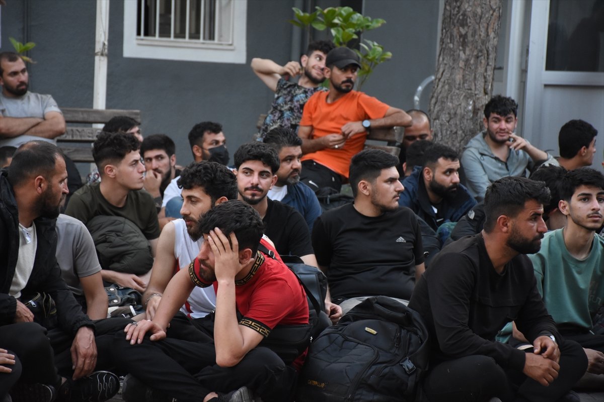 Muğla'da yakalanan 135 kaçak göçmen sınır dışı edildi