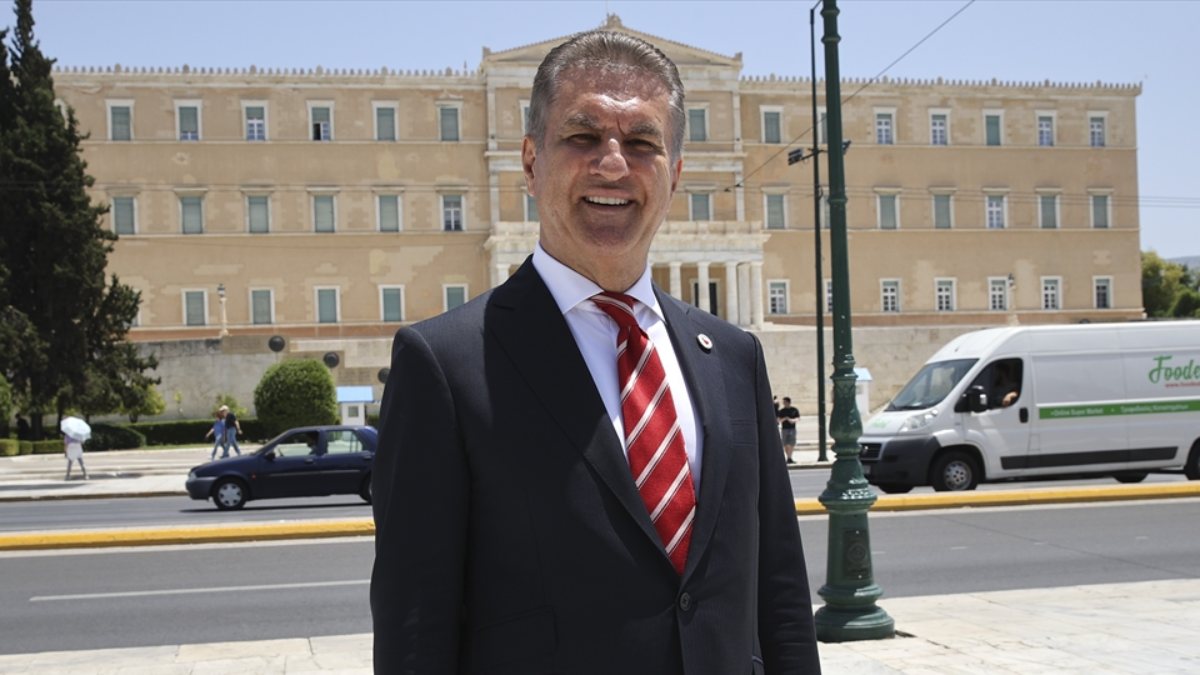 Mustafa Sarıgül, Atina'da Türk bayrağını açtı