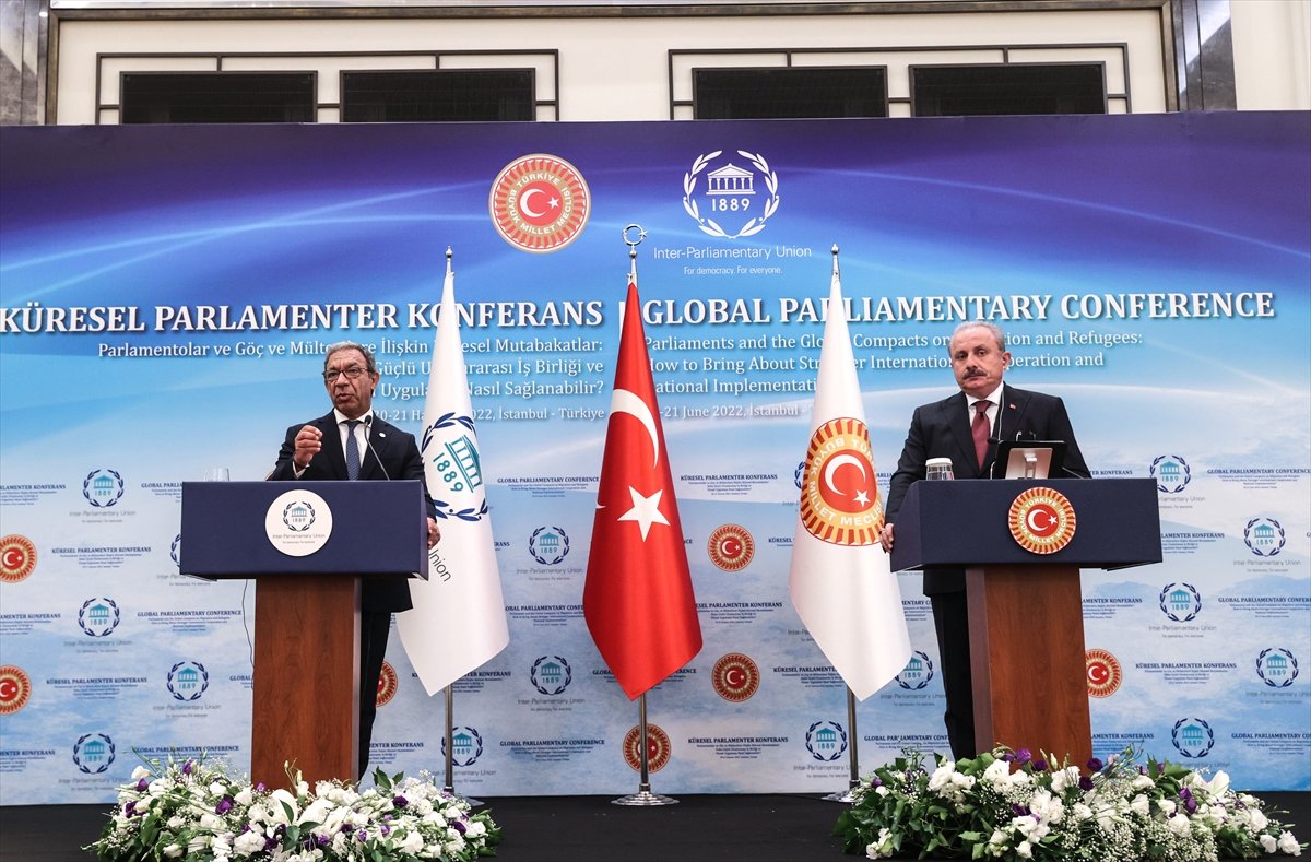 Mustafa Şentop: Türkiye göç konusunda yalnız bırakıldı