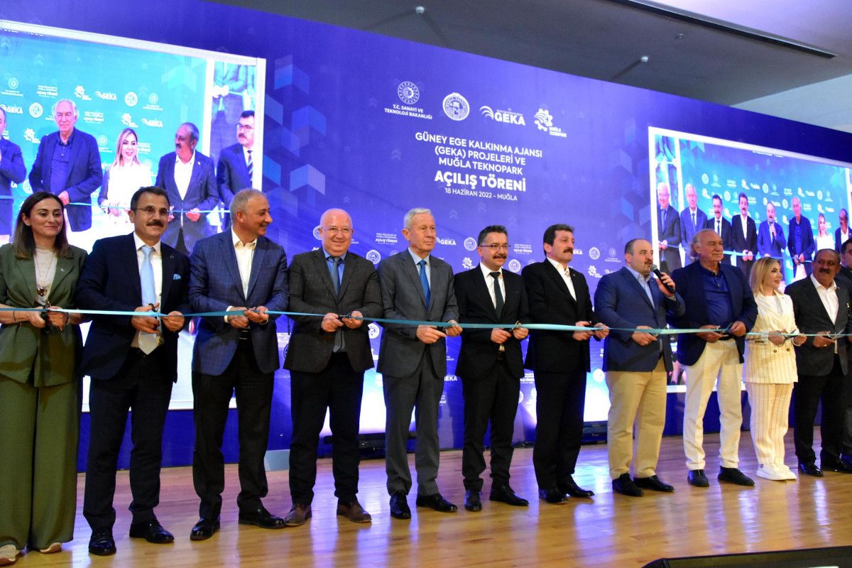 Mustafa Varank: Biz ülkeye değer katan herkesin yanında olduk