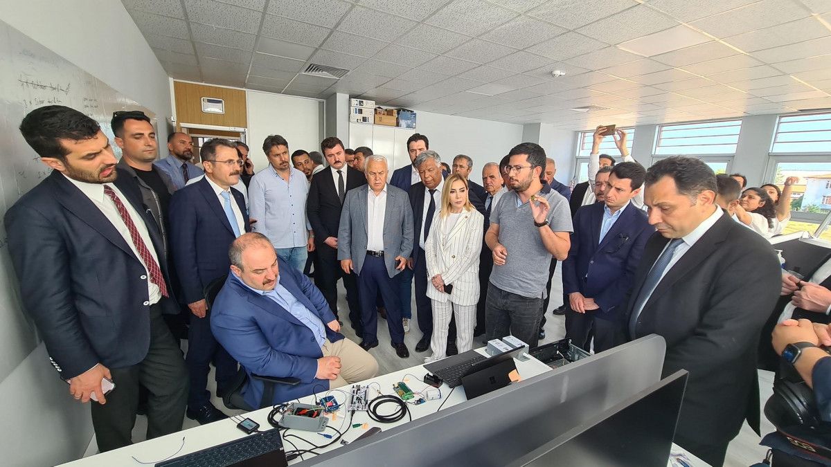 Mustafa Varank: Biz ülkeye değer katan herkesin yanında olduk