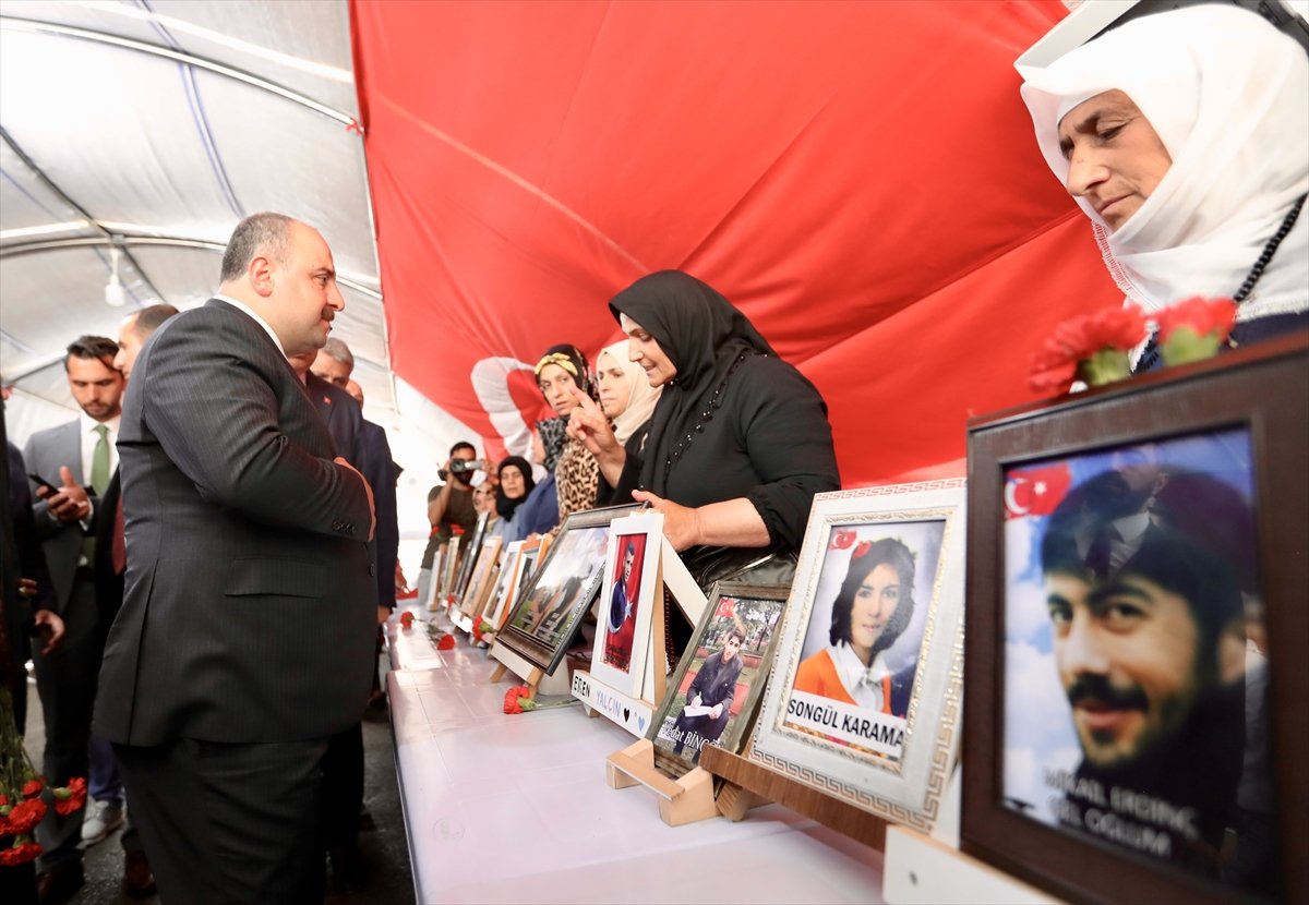 Mustafa Varank, Diyarbakır annelerini ziyaret etti