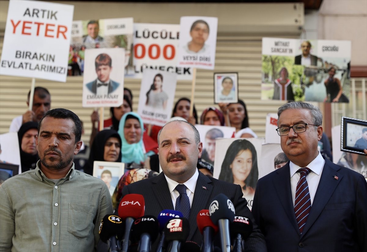 Mustafa Varank, Diyarbakır annelerini ziyaret etti