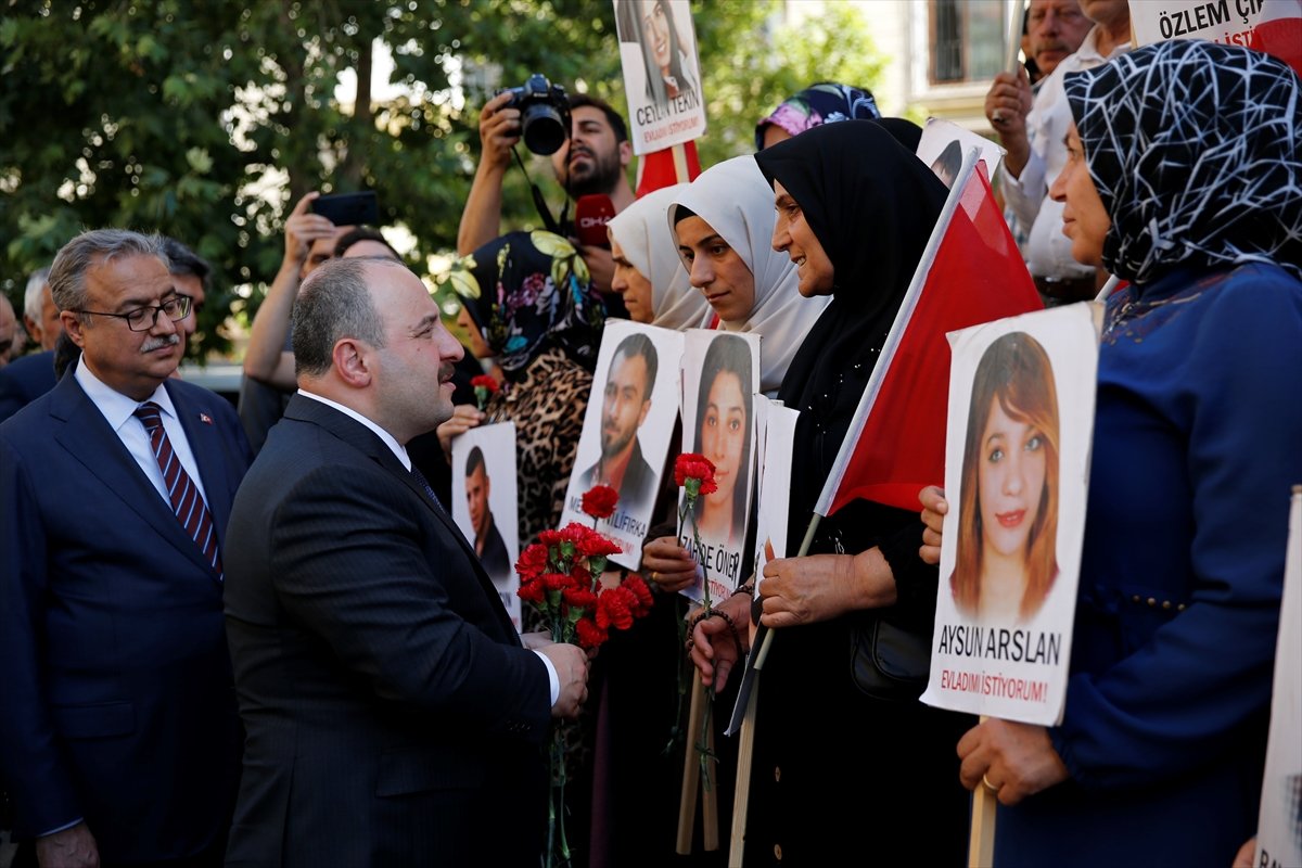 Mustafa Varank, Diyarbakır annelerini ziyaret etti