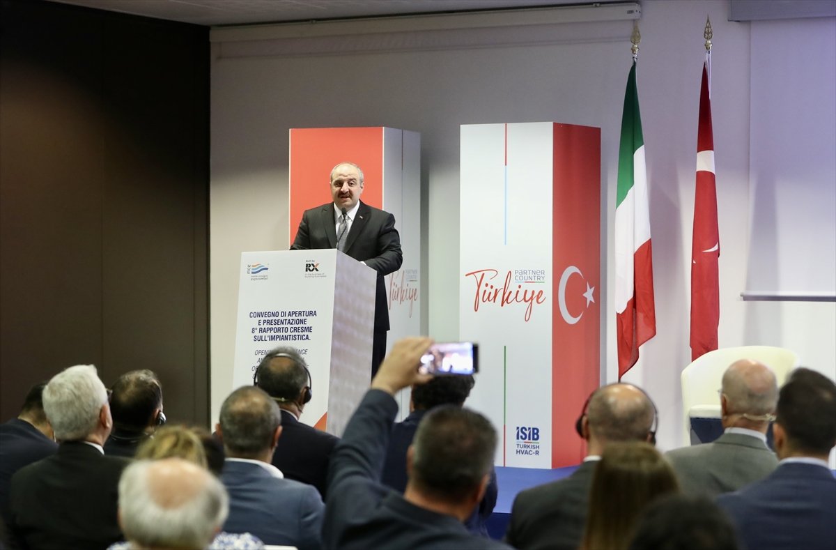 Mustafa Varank, İtalya'da iklimlendirme fuarının açılışını yaptı