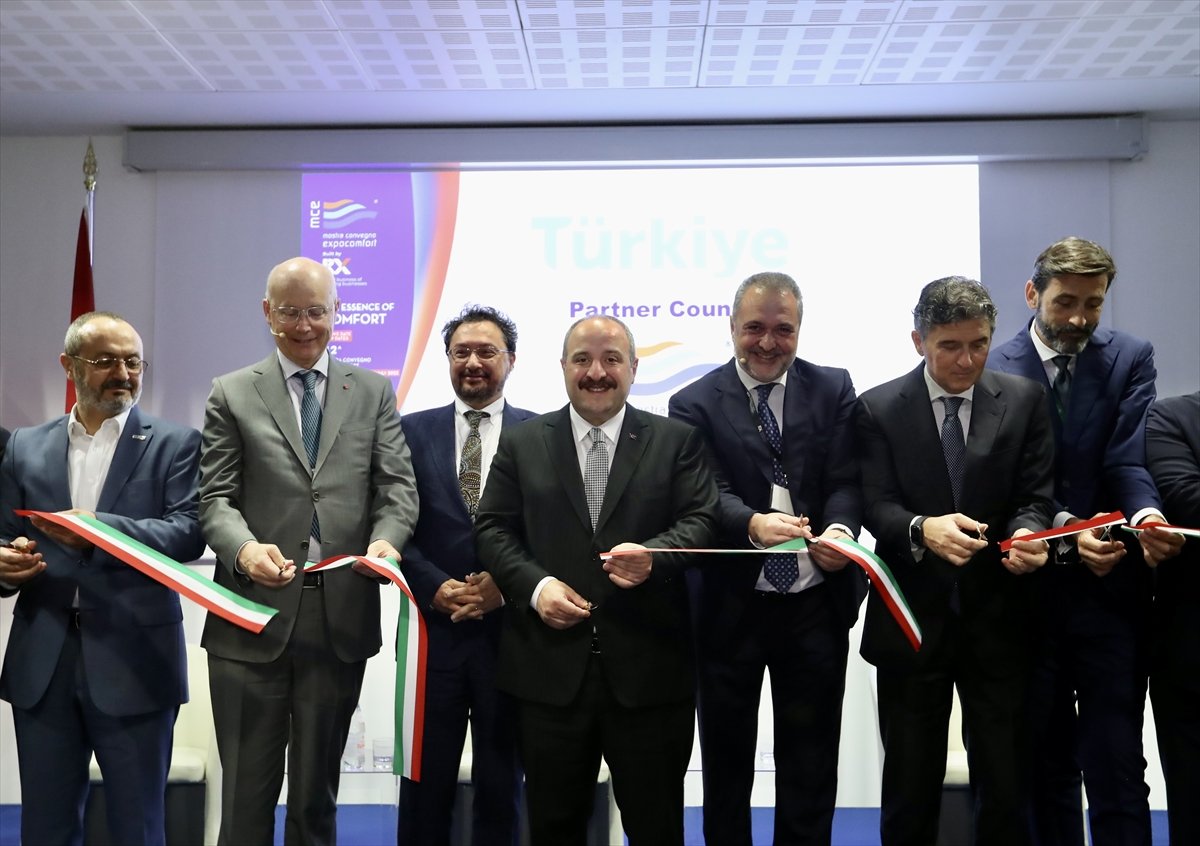 Mustafa Varank, İtalya'da iklimlendirme fuarının açılışını yaptı