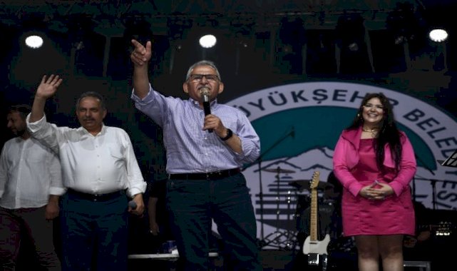 Kayseri Büyükşehir'in 'yaza merhaba' festivaline büyük ilgi