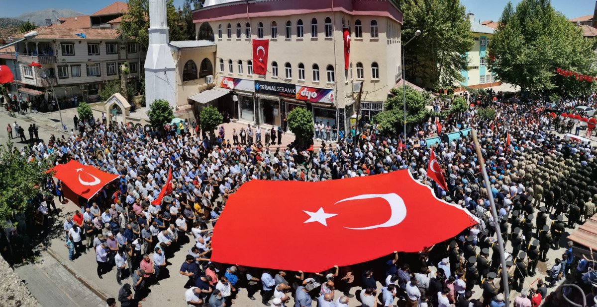 Türkiye şehitlerini uğurluyor