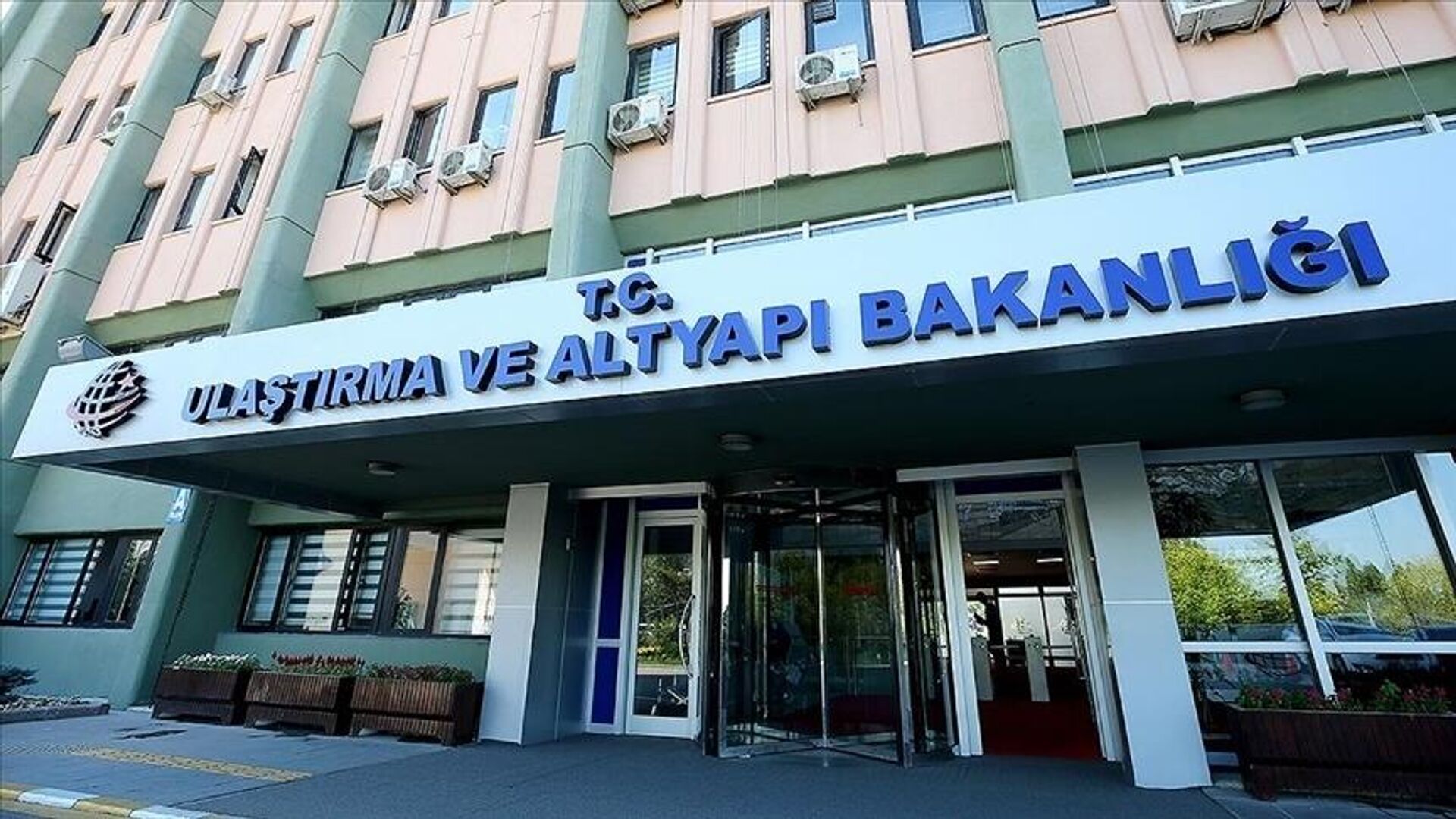 Ulaştırma ve Altyapı Bakanlığı&#039;ndan havalimanları açıklaması