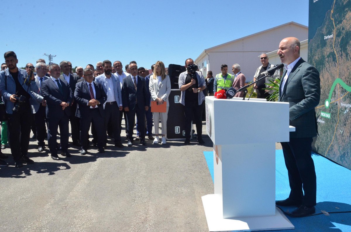 Adil Karaismailoğlu'ndan 6'lı masaya eleştiri