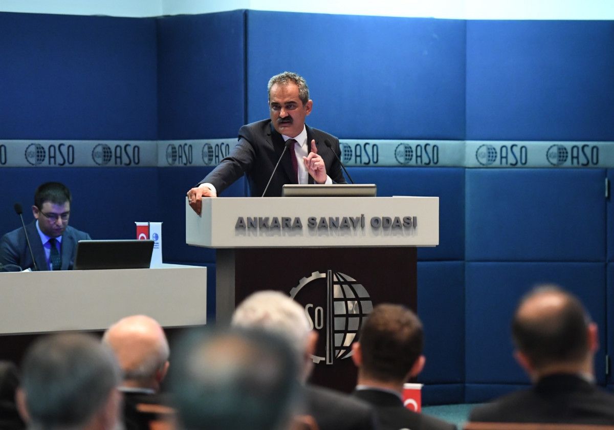 Bakan Özer: Başarılı öğrenciler, meslek liselerini tercih etmeye başladı