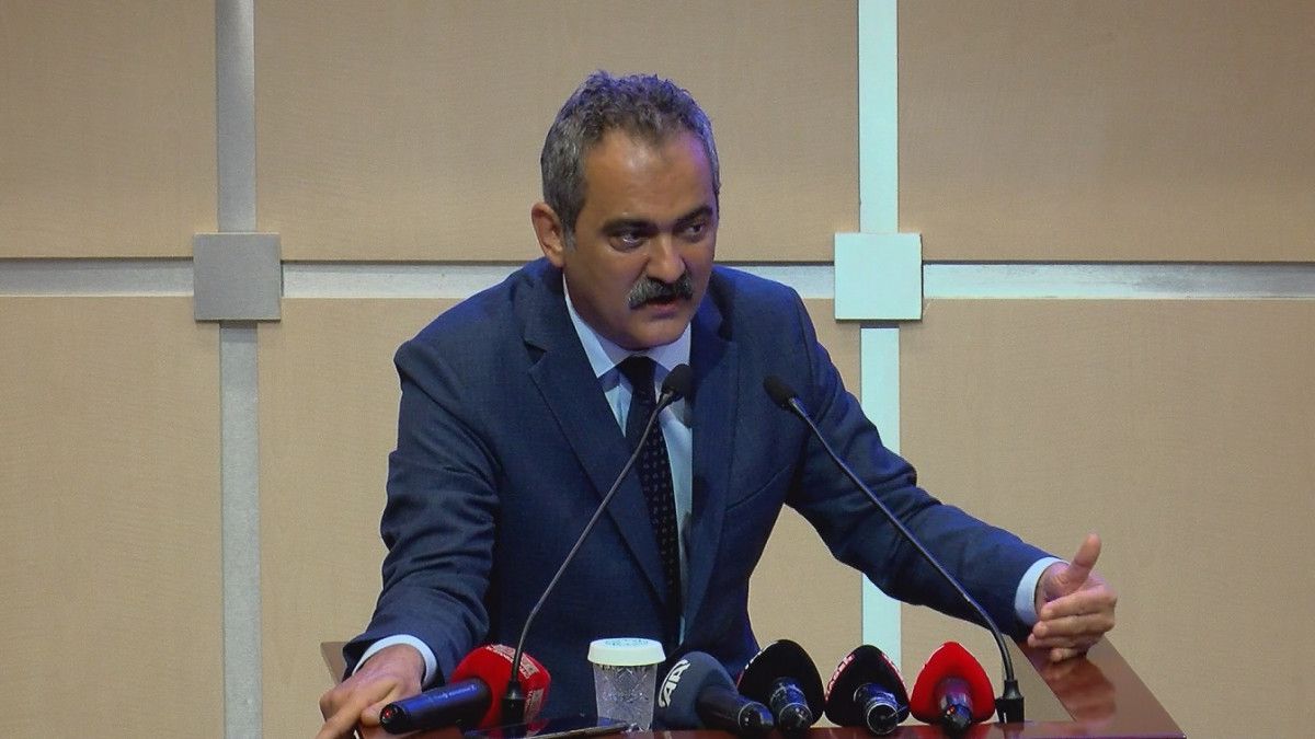 Bakan Özer: Ülkede aradığım elamanı bulamıyorum diye bir söz yankılanmayacak