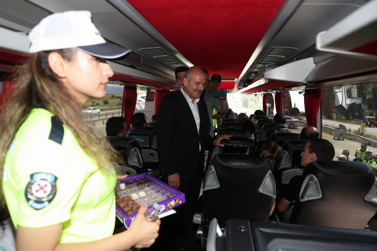 Bakan Soylu'dan sürücülere dönüş yolu uyarısı