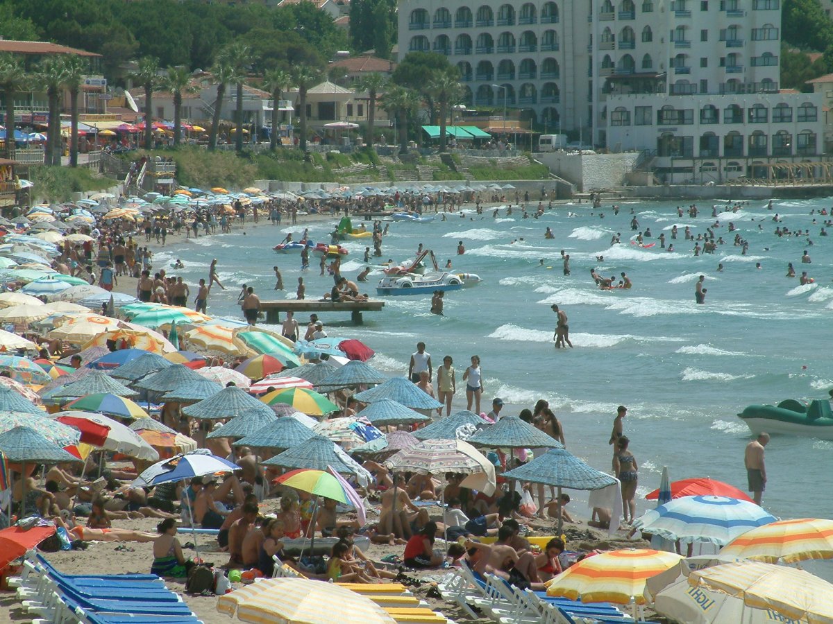 Bayram sonrası Kuşadası'nda yoğunluk devam ediyor