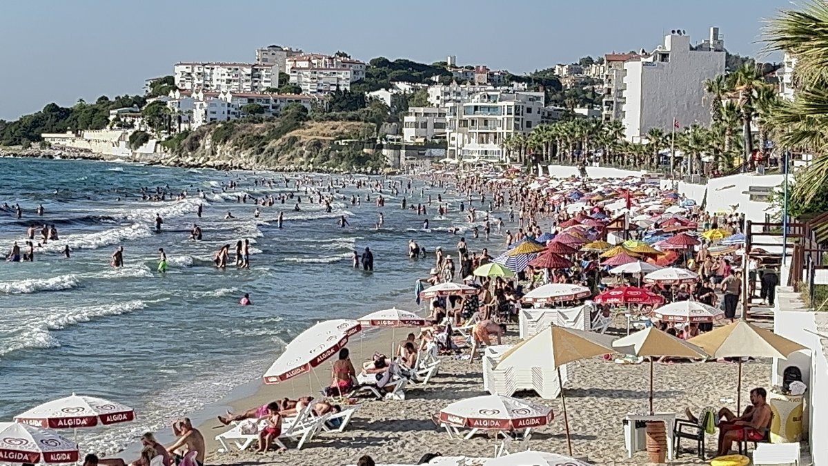 Bayram sonrası Kuşadası'nda yoğunluk devam ediyor