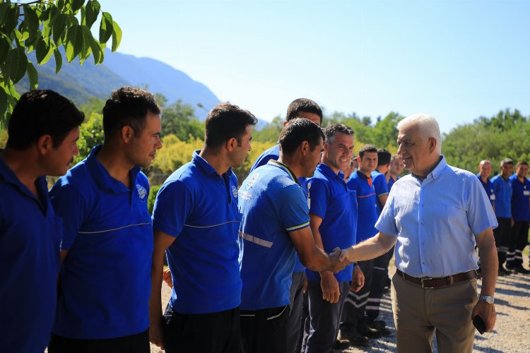 Büyükşehir&#039;de işçi maaşlarına zam