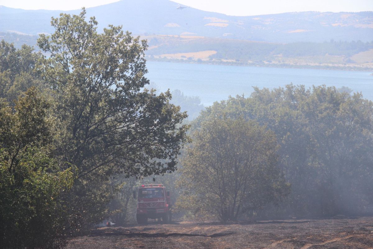 Çanakkale'de tarım arazisinde yangın çıktı