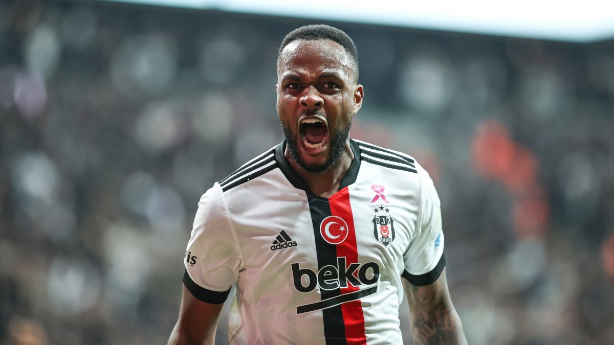 Cyle Larin, Nottingham Forest ile anlaştı