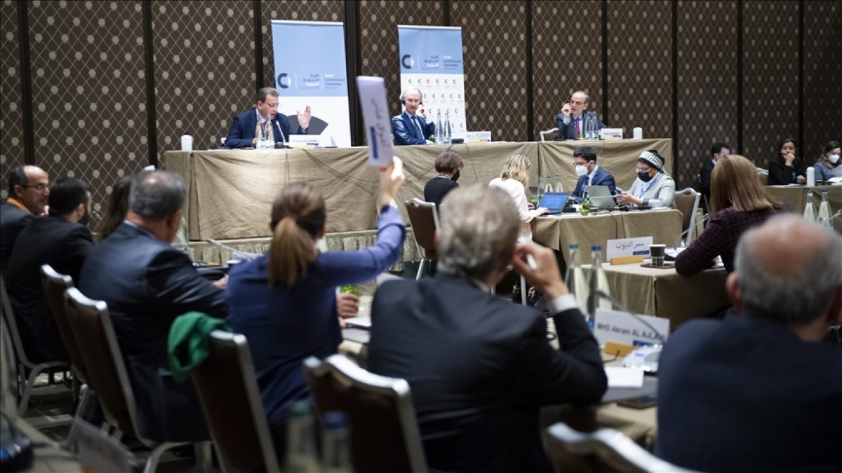 Esad rejimi, Cenevre&#039;de Anayasa Komitesi görüşmelerine katılmama kararı aldı