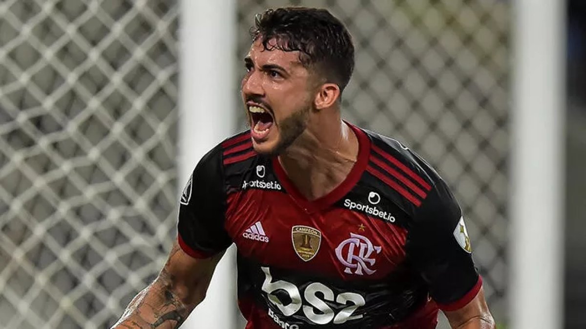 Fenerbahçe'nin yeni transferi İstanbul'a geldi