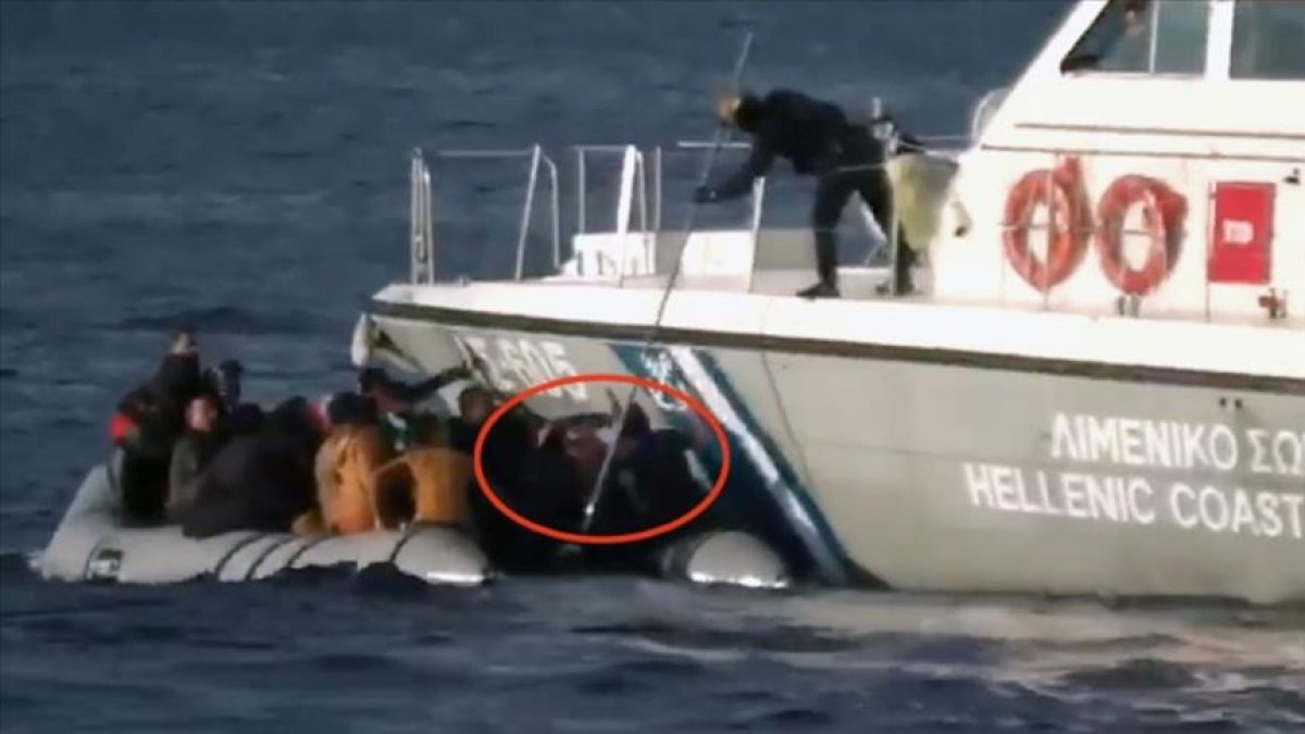 Frontex, sığınmacıların Türk karasularına geri itilmesinde Yunanistan'a yardım ediyor