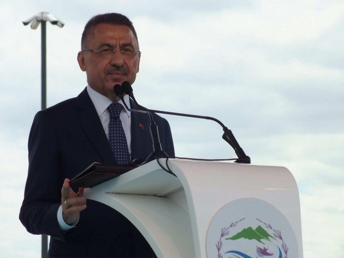 Fuat Oktay: Afetlerde tatilde gezenler varken biz yatırımları hayata geçiriyoruz
