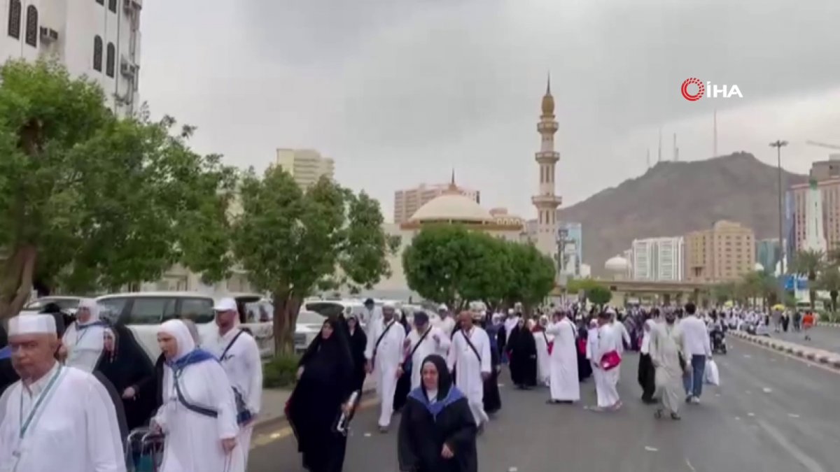 Hacılar veda tavafını yaparak dönüşe hazırlanıyor