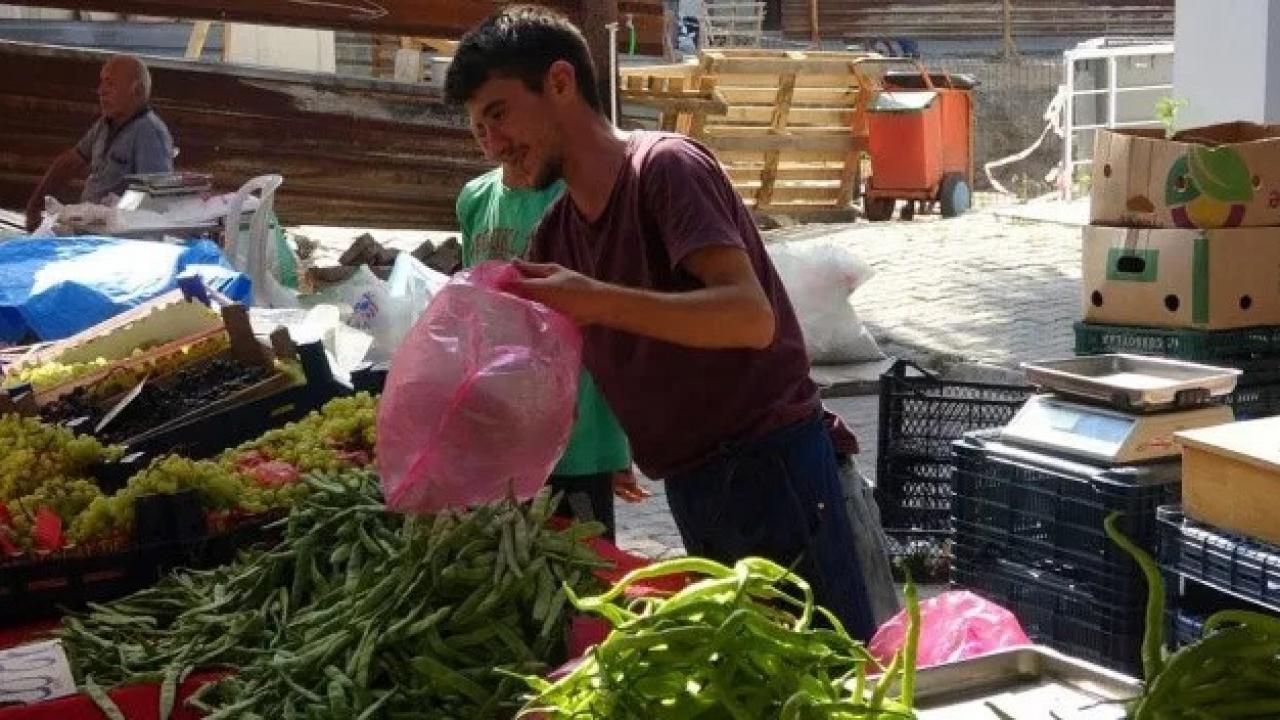 Hesabına 212 bin lira yatan pazarcı, parayı geri iade etti