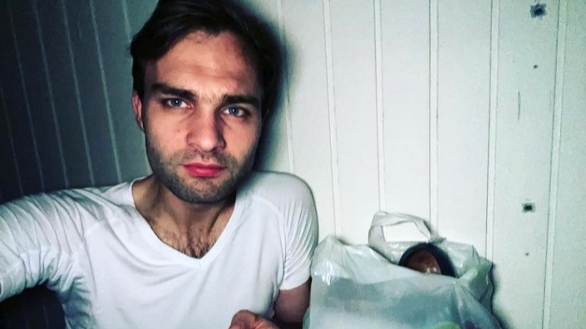 Hollandalı bakan, kılık değiştirip sosyal yardım merkezinde evsizlerle kaldı