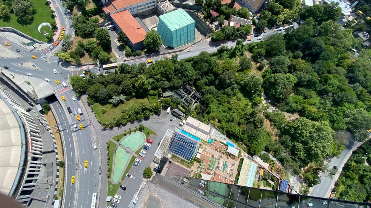 İstanbul'da 'korunması gerekli kültür varlığı' çay bahçesi olarak kiralandı