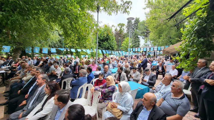İYİ Parti Bursa'dan coşkulu kutlama