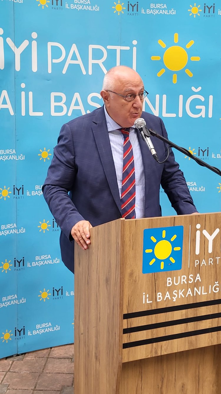 İYİ Parti Bursa'dan coşkulu kutlama